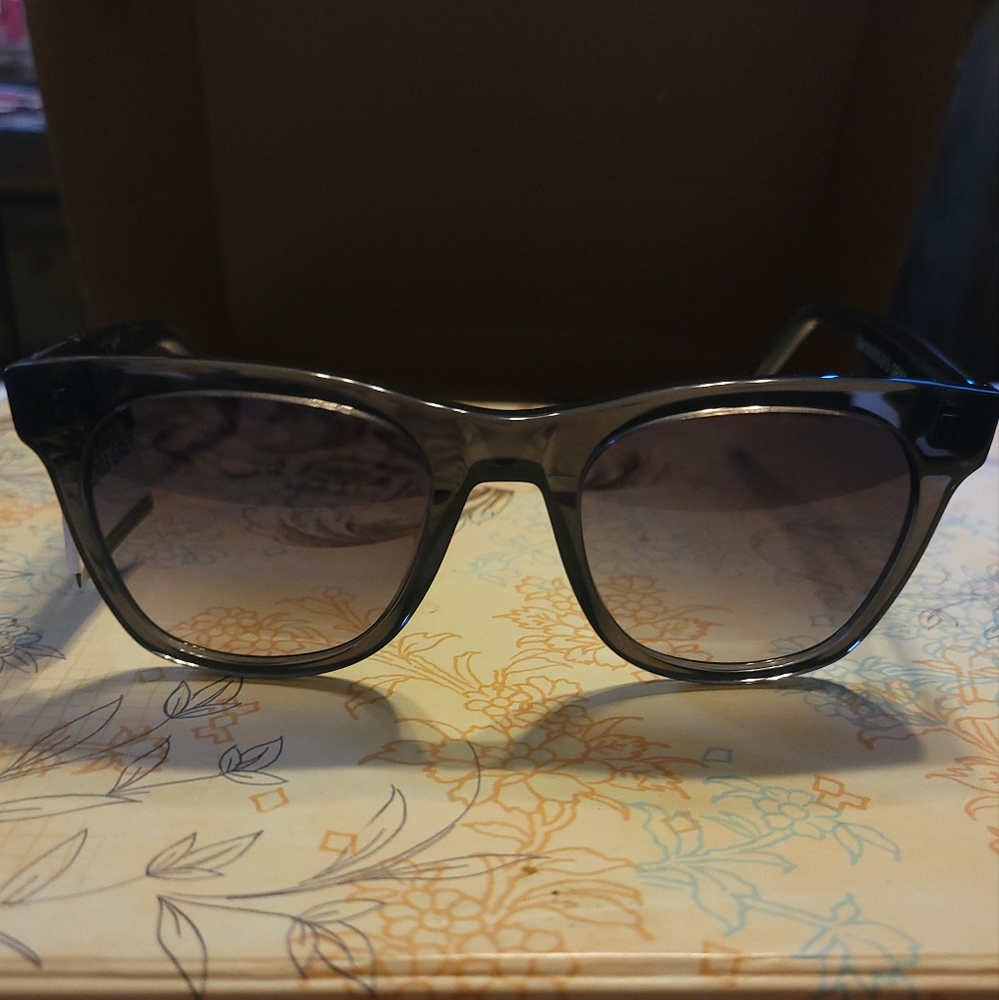Steve Madden sunglasses